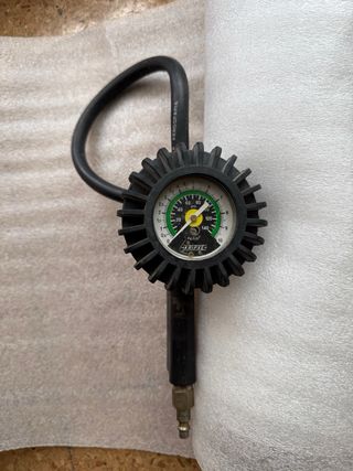 Manómetro para inflar ruedas