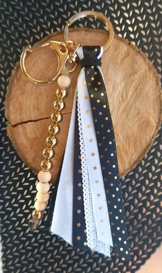 Llavero decorativo bolsos, llaves... hecho a mano