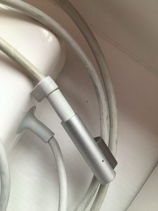 Cargador Apple 60W MagSafe Power Adapter