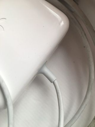 Cargador Apple 60W MagSafe Power Adapter