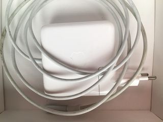 Cargador Apple 60W MagSafe Power Adapter