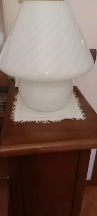 Lampada grande in vetro biancodi murano con due d