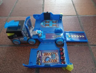 Lote de juguetes: Batcueva, establo, coche y barco