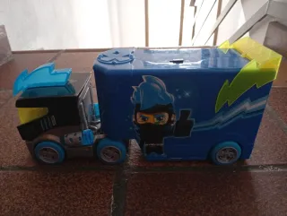 Lote de juguetes: Batcueva, establo, coche y barco