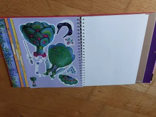 Vesteix-me a la moda-Princeses (Catalan Edition)