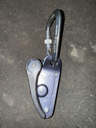 Asegurador escalada Petzl Grigri