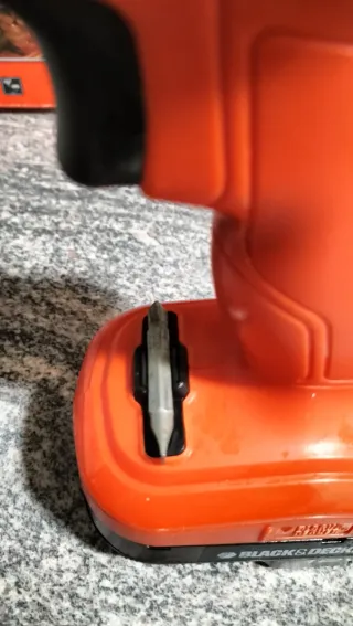 Taladro Atornillador Black & Decker 12V