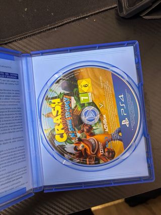 PS4 Slim Negra + 2 Mandos Azules + Juegos