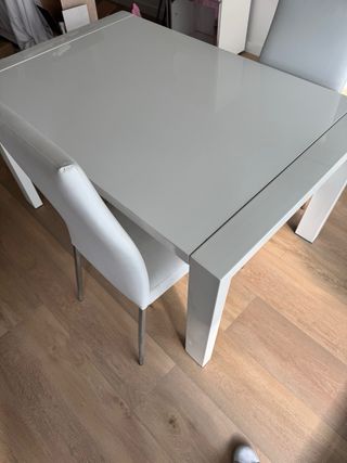 Mesa comedor extensible y 6 sillas