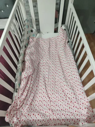 Cuna blanca con colchón 120x60