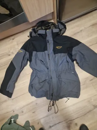 Cortavientos Gore-Tex Assee