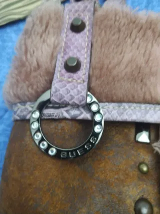Borsa Guess marrone e viola con pelliccia