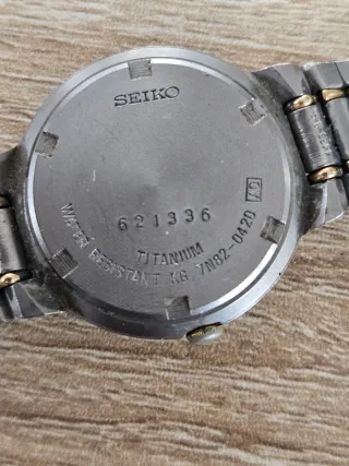 Reloj Seiko Titanium Oro y Plata
