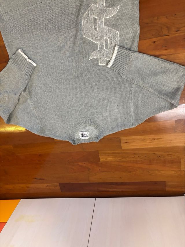 Felpa grigia con dollaro bianco
