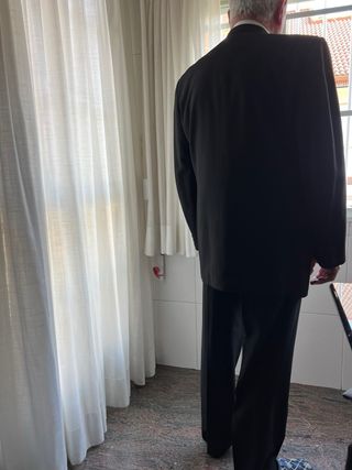 Traje de pantalón negro