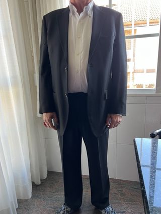 Traje de pantalón negro