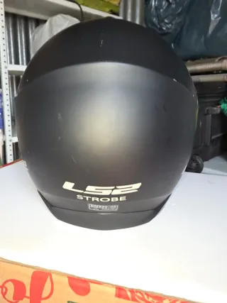 Casco de moto LS2 negro