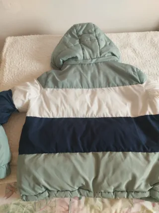 Chaquetón acolchado bloques de color