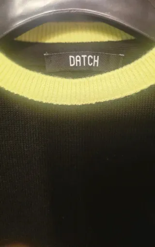 Maglia Datch nera con collo giallo