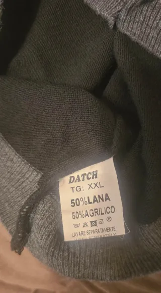 Maglia Datch nera con collo giallo