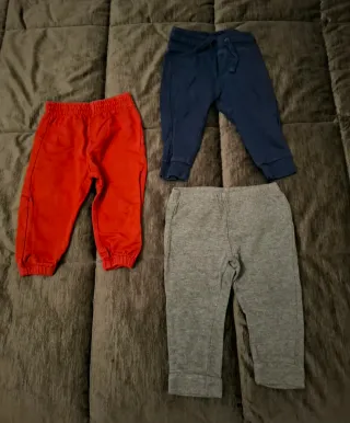 3 Pantaloni tuta + Set 3 magliette 6/9 mesi.