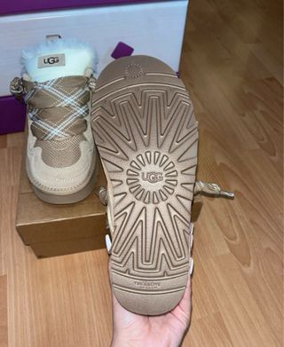 Stivali UGG Lowmel Cammello