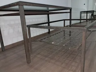 Juego mesas hierro y cristal