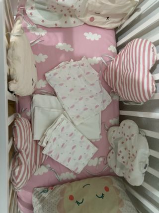 Cuna de bebé blanca