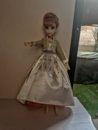 Muñeca Barbie Disney Frozen Anna Arendelle