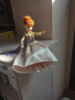 Muñeca Barbie Disney Frozen Anna Arendelle