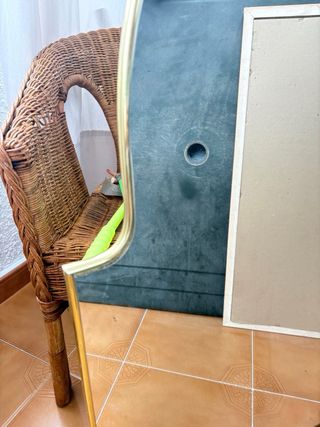 Espejo de pared dorado