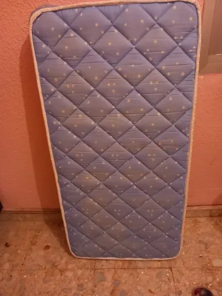 Colchón infantil con estrellas