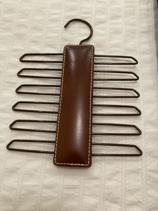 Corbata con corbatero