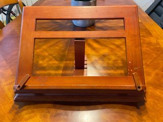 Atril de madera para lectura