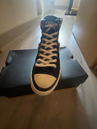Converse Piel Negra y Blanca Poco Uso