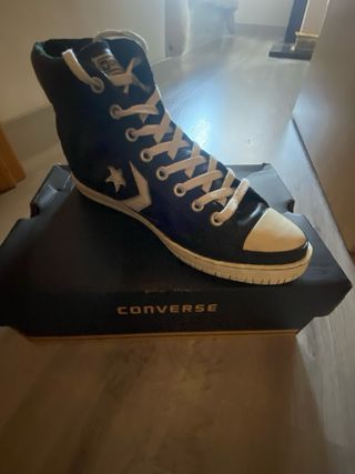 Converse Piel Negra y Blanca Poco Uso
