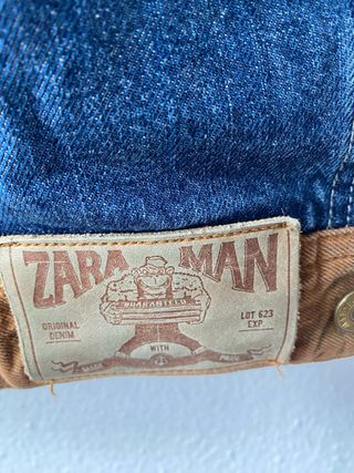 Chaqueta vaquera Zara azul y marrón