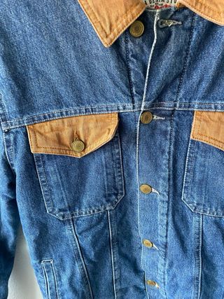 Chaqueta vaquera Zara azul y marrón