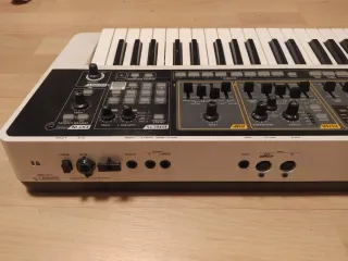 Sintetizador Roland Gaia SH-01