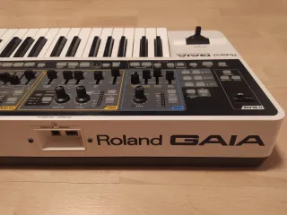 Sintetizador Roland Gaia SH-01