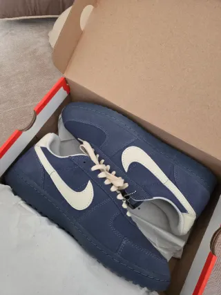 Nike field 44.5 nuevas