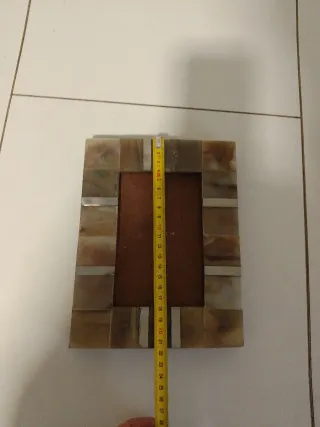 Marco de fotos decorativo piedra y metal