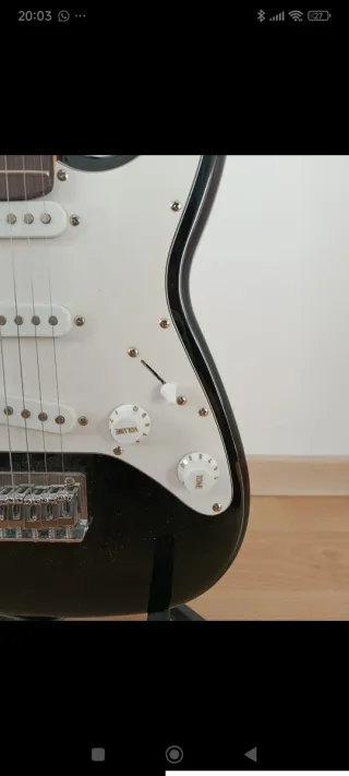 Guitarra eléctrica junior SIN apenas uso