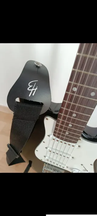 Guitarra eléctrica junior SIN apenas uso