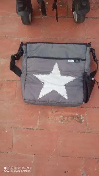 Saco/silla de bebé rosa y gris