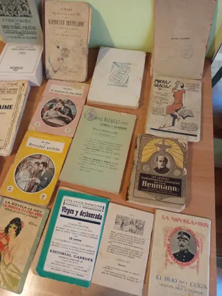 Lotto di 16 libri antichi