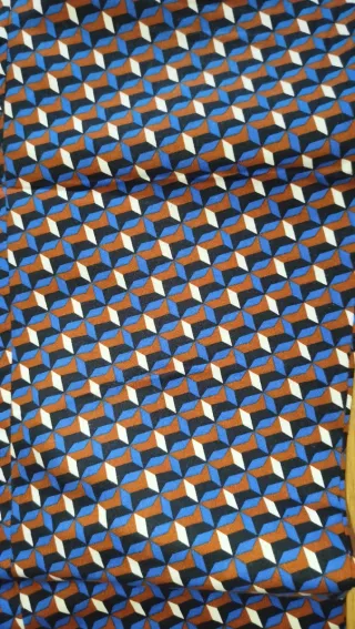 Pantalón vintage estampado ajustado