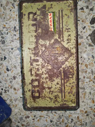 Cortadora de azulejos antigua RUB