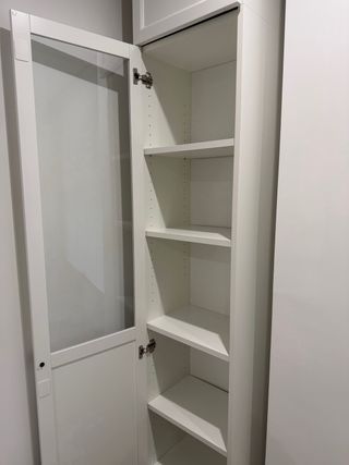 Librería IKEA BILLY con puertas OXBERG