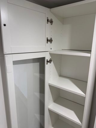 Librería IKEA BILLY con puertas OXBERG